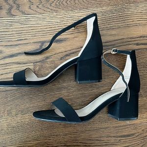 BLACK LOW STRAP HEELS